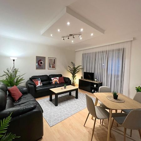 Charming 2 Bedroom Apartment スコピエ エクステリア 写真