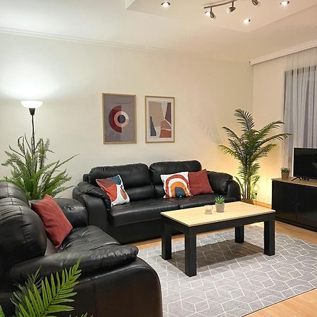 Charming 2 Bedroom Apartment スコピエ エクステリア 写真